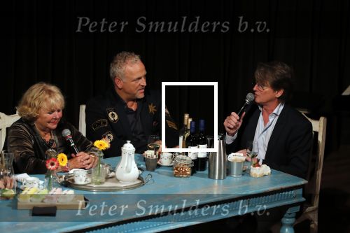 Hilversum 3 december 2018
Tineke de Nooij krijgt ouvre award bij beeld en geluid. Gordon en Erik de Zwart