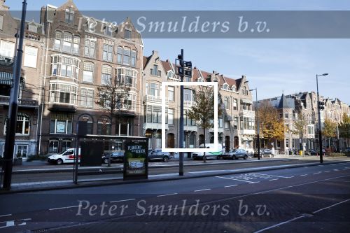 Amsterdam 15 november 2018
Er zijn 5 bezwaarschriften tegen de bouw van het nieuwe restaurant van Gordon naast Blushing. 1 van de bezwaarmakers woont ongveer 100 meter van het restaurant vandaan. (helemaal links, restaurant helemaal rechts op de foto)