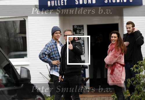 Nederhorst den Berg 5 december 2018
Opnames liedje voor afscheid Edwin Evers door heel veel collegaâ€™s en artiesten in de Bullet sound studioâ€™s. Guus Meeuwis en Quinty Trustfull