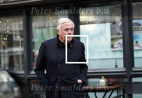 Amsterdam, 16 November 2018 
Harry Mens wandelend op de PC Hooftstraat