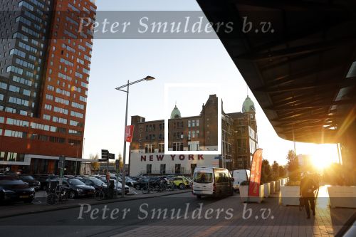 Rotterdam 15 november 2018
Memphis Depay heeft de penthouse in appartementen complex Montevideo in Rotterdam. Het ligt naast Hotel New York en de Erasmusbrug.