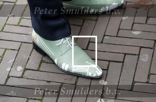 Den Haag 3 december 2018
Minister Hugo de Jonge arriveert bij libelle Nieuwscafe ( in Dudok. Ebru Umar interviewt hem. SCHOENEN