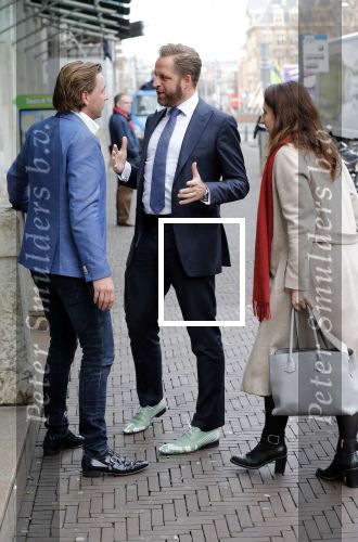 Den Haag 3 december 2018
Minister Hugo de Jonge arriveert bij libelle Nieuwscafe ( in Dudok. Ebru Umar interviewt hem. matthijs Albers intervieuwt hem