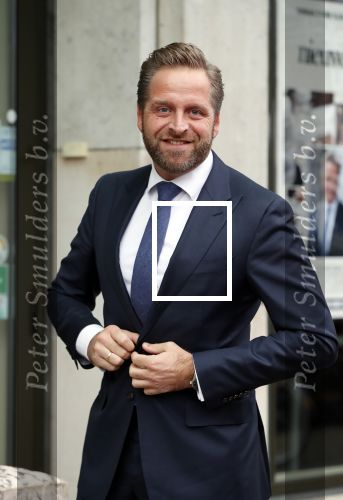 Den Haag 3 december 2018
Minister Hugo de Jonge arriveert bij libelle Nieuwscafe ( in Dudok. Ebru Umar interviewt hem.