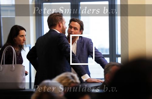 Den Haag 3 december 2018
Minister Hugo de Jonge arriveert bij libelle Nieuwscafe ( in Dudok. Ebru Umar interviewt hem.