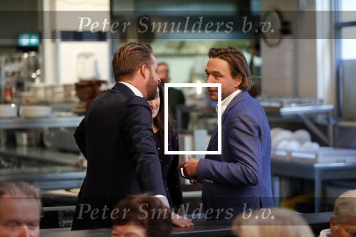 Den Haag 3 december 2018
Minister Hugo de Jonge arriveert bij libelle Nieuwscafe ( in Dudok. Ebru Umar interviewt hem. matthijs Albers intervieuwt hem