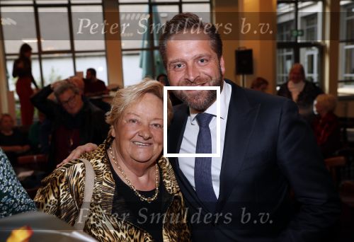 Den Haag 3 december 2018
Minister Hugo de Jonge arriveert bij libelle Nieuwscafe ( in Dudok. Ebru Umar interviewt hem. Hugo en Erica Terpstra