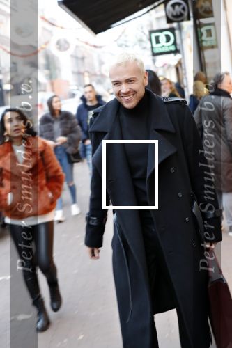 Amsterdam 23 november 2018
Jamai Looman doet boodschappen op de pc hooftstraat.
