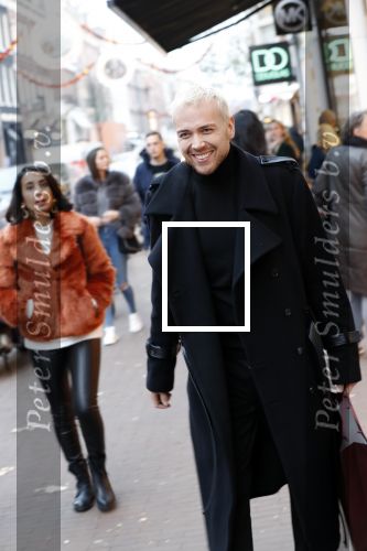 Amsterdam 23 november 2018
Jamai Looman doet boodschappen op de pc hooftstraat.