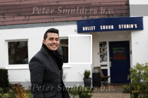 Nederhorst den Berg 5 december 2018
Opnames liedje voor afscheid Edwin Evers door heel veel collegaâ€™s en artiesten in de Bullet sound studioâ€™s. jan Smit