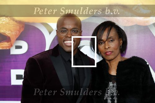 Rotterdam 9 december 2018
Premiere Bon Bini Holland 2 in pathe Rotterdam. Jandino Asporaat met moeder