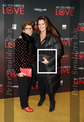 Amsterdam 26 november 2018
Premiere All you need is love in het delamar theater. Janine v d Ende met een kennis