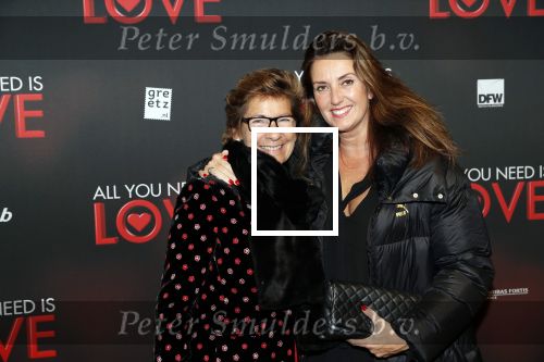 Amsterdam 26 november 2018
Premiere All you need is love in het delamar theater. Janine v d Ende met een kennis