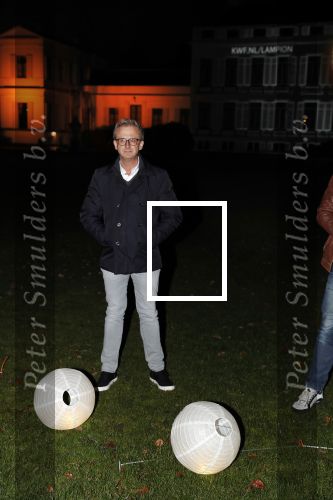 Soestdijk Baarn 6 december 2018
Kick off voor KWF aktie met lampionnen bij paleis Soestdijk . oa Wilfred Genee Coosje Smid Mirella v Markus Jeroen Snel en Andre v d Toorn doen mee.