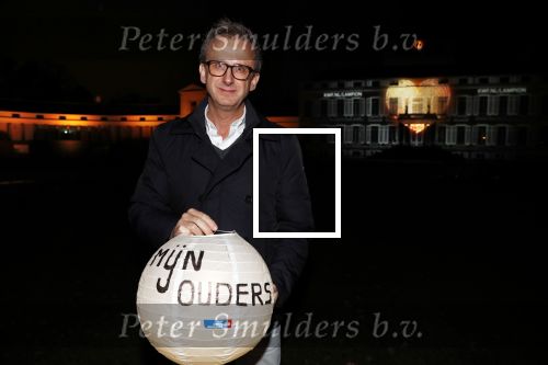 Soestdijk Baarn 6 december 2018
Kick off voor KWF aktie met lampionnen bij paleis Soestdijk . oa Wilfred Genee Coosje Smid Mirella v Markus Jeroen Snel en Andre v d Toorn doen mee.