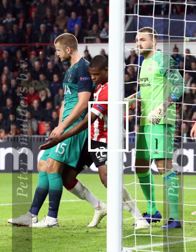 Eindhoven, 24 Oktober 2018 PSV-Tottemham Hotspur.
Duel in de voorronde Champions League, eindstand 2-2.
Jeroen Zoet Denzel Dumfries en Eric Dier