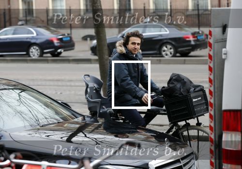 Den Haag 3 december 2018
Jesse Klaver op de fiets in Den haag.