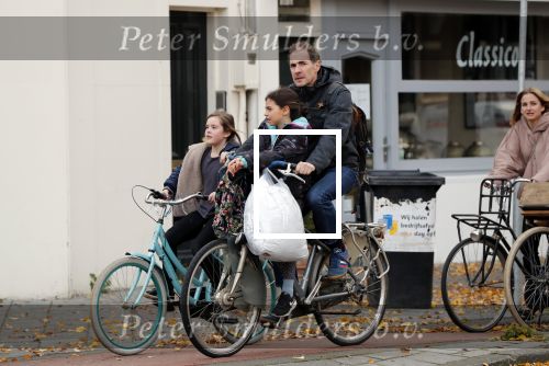 Amsterdam 14 november 2018
Johan Neijenhuis met kinde(eren) op de fiets