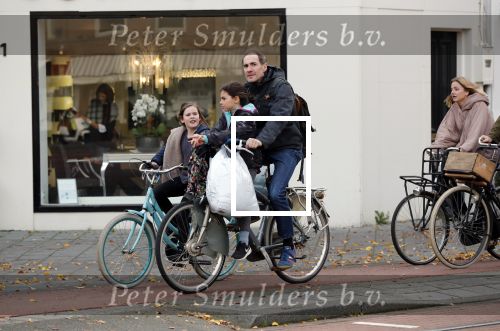 Amsterdam 14 november 2018
Johan Neijenhuis met kinde(eren) op de fiets
