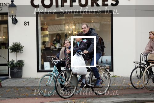Amsterdam 14 november 2018
Johan Neijenhuis met kinde(eren) op de fiets