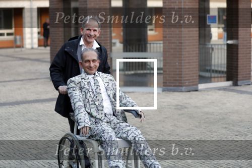 Den Bosch 30 november 2018
Rechtszaak tussen Johan Vlemmix en Patricia Paay. Johan kwam met een look a like pop ( in rolstoel) van zichzelf en Patricia kwam met haar man Robbert Hinfelaar naar de rechtbank in Den Bosch.