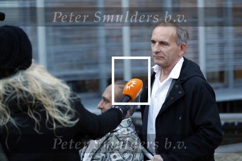 Den Bosch 30 november 2018
Rechtszaak tussen Johan Vlemmix en Patricia Paay. Johan kwam met een look a like pop ( in rolstoel) van zichzelf en Patricia kwam met haar man Robbert Hinfelaar naar de rechtbank in Den Bosch.