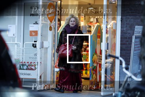 Amsterdam 4 december 2018
Karin Bloemen doet boodschappen op de beethovenstraat.