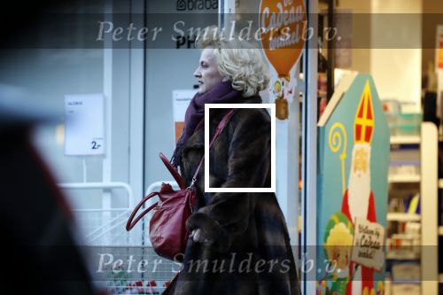 Amsterdam 4 december 2018
Karin Bloemen doet boodschappen op de beethovenstraat.