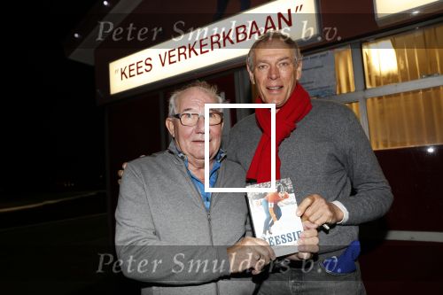 Puttershoek 8 december 2018
Presentatie boek Kees Verkerk. Ard Schenk en zijn vrouw krijgen allebei het eerste boek overhandigd.