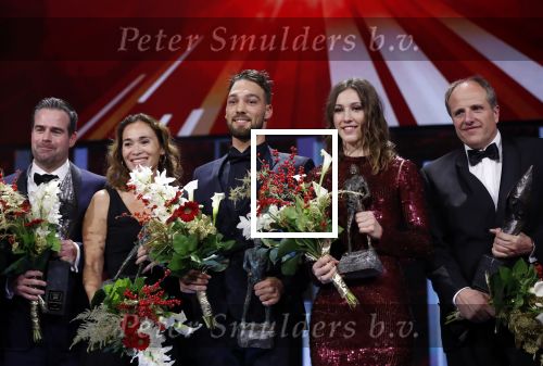 Amsterdam 19 december 2018
Sportman van het jaar verkiezing in afas live. Kjeld Nuis met Sportvrouw van het Jaar 2018 Suzanne Schulting, gehandicapte sporter van het Jaar 2018 Bibian Mentel en de coaches van het Jaar 2018 Jac Orie en Raemon Sluijter De baanwielrenners werden ploeg van het jaar, Marianne Timmer kreeg een ouvre prijs en Rico Verhoeven werd door de Zapp kijkers gekozen tot meest populaire sporter.