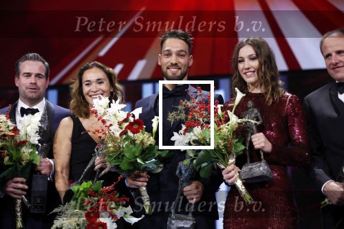 Amsterdam 19 december 2018
Sportman van het jaar verkiezing in afas live. Kjeld Nuis met Sportvrouw van het Jaar 2018 Suzanne Schulting, gehandicapte sporter van het Jaar 2018 Bibian Mentel en de coaches van het Jaar 2018 Jac Orie en Raemon Sluijter De baanwielrenners werden ploeg van het jaar, Marianne Timmer kreeg een ouvre prijs en Rico Verhoeven werd door de Zapp kijkers gekozen tot meest populaire sporter.