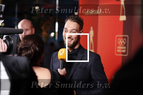 Amsterdam 19 december 2018
Sportman van het jaar verkiezing in afas live. Kjeld Nuis met Sportvrouw van het Jaar 2018 Suzanne Schulting, gehandicapte sporter van het Jaar 2018 Bibian Mentel en de coaches van het Jaar 2018 Jac Orie en Raemon Sluijter De baanwielrenners werden ploeg van het jaar, Marianne Timmer kreeg een ouvre prijs en Rico Verhoeven werd door de Zapp kijkers gekozen tot meest populaire sporter.