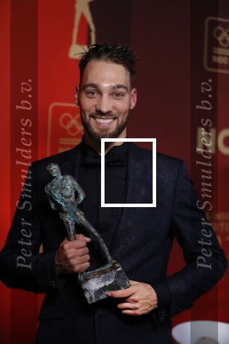 Amsterdam 19 december 2018
Sportman van het jaar verkiezing in afas live. Kjeld Nuis met Sportvrouw van het Jaar 2018 Suzanne Schulting, gehandicapte sporter van het Jaar 2018 Bibian Mentel en de coaches van het Jaar 2018 Jac Orie en Raemon Sluijter De baanwielrenners werden ploeg van het jaar, Marianne Timmer kreeg een ouvre prijs en Rico Verhoeven werd door de Zapp kijkers gekozen tot meest populaire sporter.