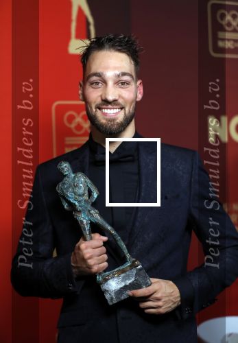 Amsterdam 19 december 2018
Sportman van het jaar verkiezing in afas live. Kjeld Nuis met Sportvrouw van het Jaar 2018 Suzanne Schulting, gehandicapte sporter van het Jaar 2018 Bibian Mentel en de coaches van het Jaar 2018 Jac Orie en Raemon Sluijter De baanwielrenners werden ploeg van het jaar, Marianne Timmer kreeg een ouvre prijs en Rico Verhoeven werd door de Zapp kijkers gekozen tot meest populaire sporter.
