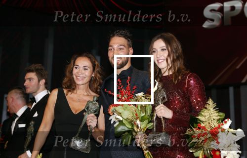 Amsterdam 19 december 2018
Sportman van het jaar verkiezing in afas live. Kjeld Nuis met Sportvrouw van het Jaar 2018 Suzanne Schulting, gehandicapte sporter van het Jaar 2018 Bibian Mentel en de coaches van het Jaar 2018 Jac Orie en Raemon Sluijter De baanwielrenners werden ploeg van het jaar, Marianne Timmer kreeg een ouvre prijs en Rico Verhoeven werd door de Zapp kijkers gekozen tot meest populaire sporter.