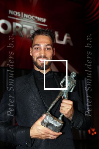 Amsterdam 19 december 2018
Sportman van het jaar verkiezing in afas live. Kjeld Nuis met Sportvrouw van het Jaar 2018 Suzanne Schulting, gehandicapte sporter van het Jaar 2018 Bibian Mentel en de coaches van het Jaar 2018 Jac Orie en Raemon Sluijter De baanwielrenners werden ploeg van het jaar, Marianne Timmer kreeg een ouvre prijs en Rico Verhoeven werd door de Zapp kijkers gekozen tot meest populaire sporter.