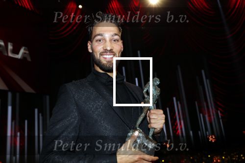 Amsterdam 19 december 2018
Sportman van het jaar verkiezing in afas live. Kjeld Nuis met Sportvrouw van het Jaar 2018 Suzanne Schulting, gehandicapte sporter van het Jaar 2018 Bibian Mentel en de coaches van het Jaar 2018 Jac Orie en Raemon Sluijter De baanwielrenners werden ploeg van het jaar, Marianne Timmer kreeg een ouvre prijs en Rico Verhoeven werd door de Zapp kijkers gekozen tot meest populaire sporter.
