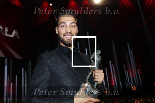 Amsterdam 19 december 2018
Sportman van het jaar verkiezing in afas live. Kjeld Nuis met Sportvrouw van het Jaar 2018 Suzanne Schulting, gehandicapte sporter van het Jaar 2018 Bibian Mentel en de coaches van het Jaar 2018 Jac Orie en Raemon Sluijter De baanwielrenners werden ploeg van het jaar, Marianne Timmer kreeg een ouvre prijs en Rico Verhoeven werd door de Zapp kijkers gekozen tot meest populaire sporter.