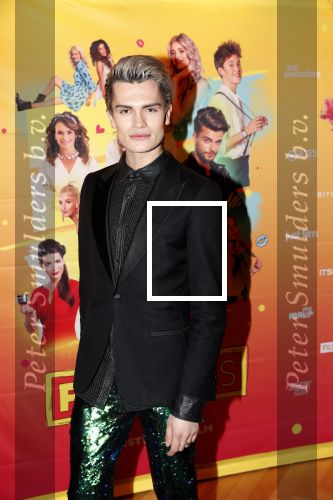 Amsterdam 22 november 2018
Premiere first kiss in het Amsterdam theater. Koen Kardashian met moeder