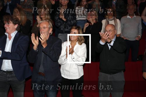Hilversum 3 december 2018
Tineke de Nooij krijgt ouvre award bij beeld en geluid. Lex harding met partner en Willem v Kooten