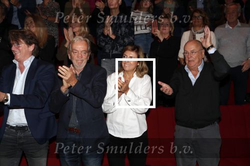 Hilversum 3 december 2018
Tineke de Nooij krijgt ouvre award bij beeld en geluid. Lex harding met partner en Willem v Kooten