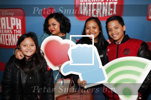 Amsterdam 8 december 2018
Premiere van Ralph Breaks the Internet in Pathe Arena. Linda Wagemakers met kinderen