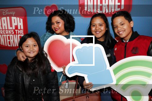 Amsterdam 8 december 2018
Premiere van Ralph Breaks the Internet in Pathe Arena. Linda Wagemakers met kinderen