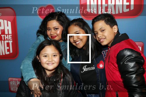 Amsterdam 8 december 2018
Premiere van Ralph Breaks the Internet in Pathe Arena. Linda Wagemakers met kinderen