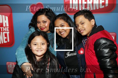 Amsterdam 8 december 2018
Premiere van Ralph Breaks the Internet in Pathe Arena. Linda Wagemakers met kinderen