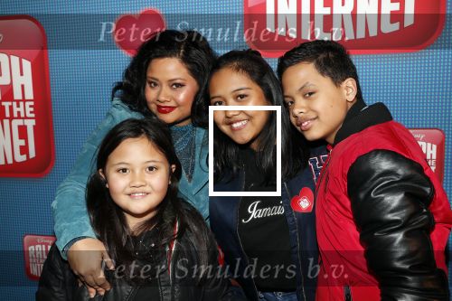 Amsterdam 8 december 2018
Premiere van Ralph Breaks the Internet in Pathe Arena. Linda Wagemakers met kinderen