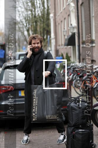 Amsterdam 6 december 2018
Sky radio christmas tree wedstrijd voor het goede doel. Mari v d Ven