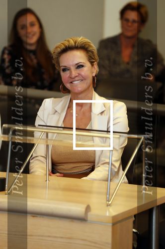 Rotterdam 15 november 2018
Mariska v Kolck wordt op de rechtbank van Rotterdam tot BABS ( Bijzonder Ambtenaar Burgelijke Stand) gemaakt.
