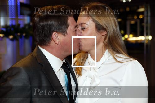 Amsterdam 11 december 2018
Martijn Krabbe met zijn verloofde Deborah Wietzes bij modeshow Nikkie Plessen