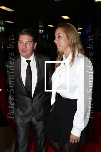 Amsterdam 11 december 2018
Martijn Krabbe met zijn verloofde Deborah Wietzes bij modeshow Nikkie Plessen